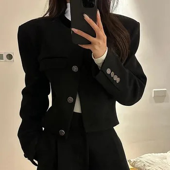 Корейски темпераментен костюм палта Жени 2023 Есен Зима Еднореден Черно Изрязани Блейзъри Женска мода Луксозно дамско яке